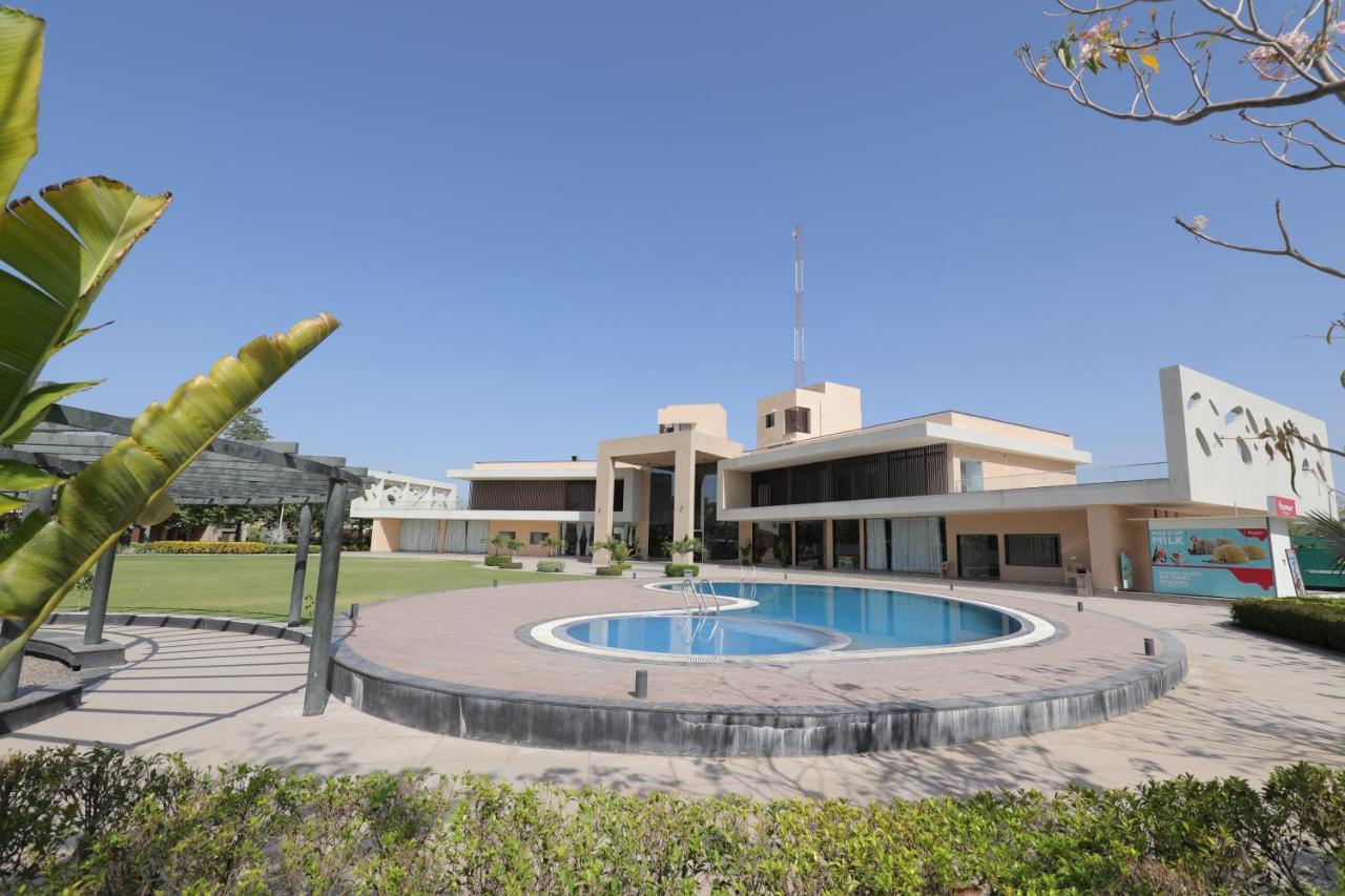 Hotel Club Heaven Palanpur Zewnętrze zdjęcie