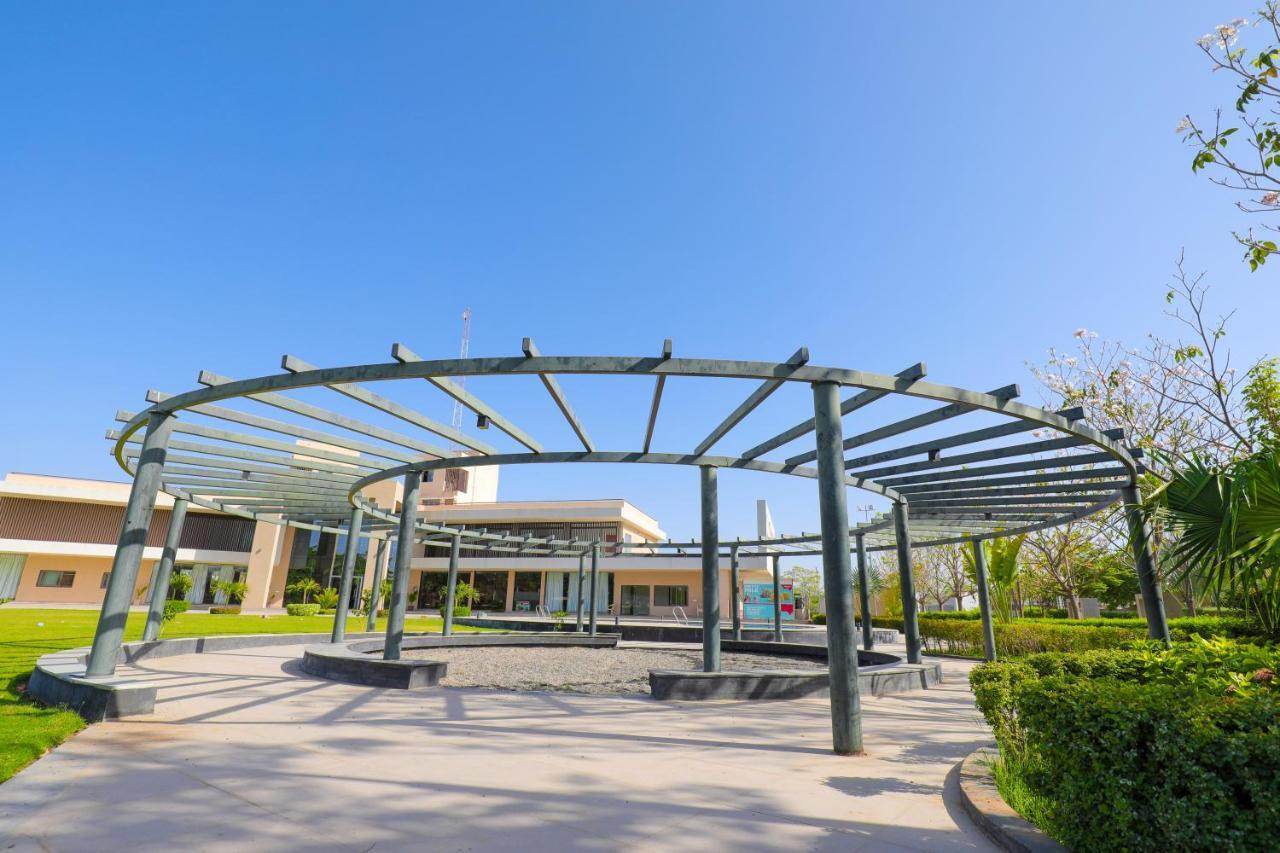 Hotel Club Heaven Palanpur Zewnętrze zdjęcie